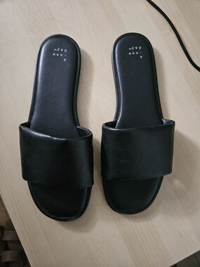 Minimal Black Slide Sandals